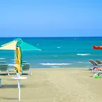 Modern * Larnaca